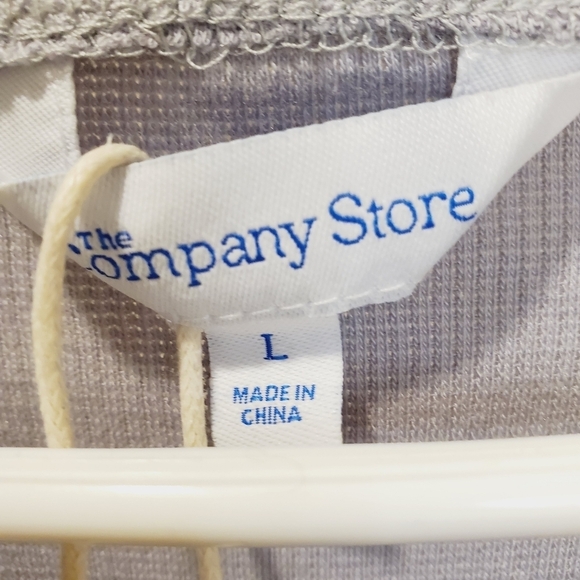 THE COMPANY STORE mens's Gray Long Sleeves Henley tshirt size L NWT - Picture 6 of 10